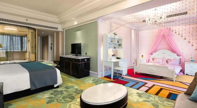 Трёхместный номер Premium InterContinental Chengdu Global Center by IHG