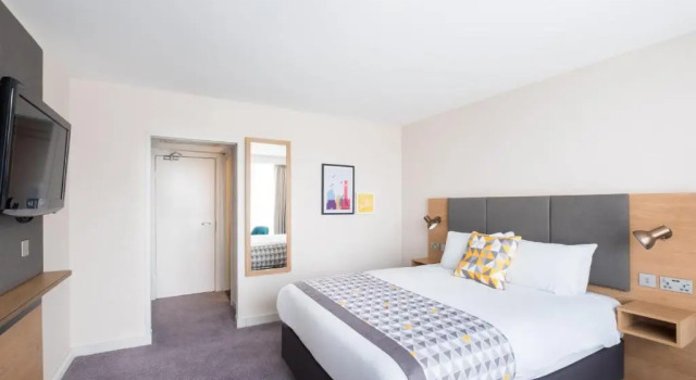 Двухместный номер Standard voco Southampton by IHG