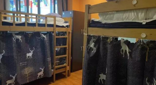 Кровать в общем номере (мужской номер) Ningbo 238 International Youth Hostel