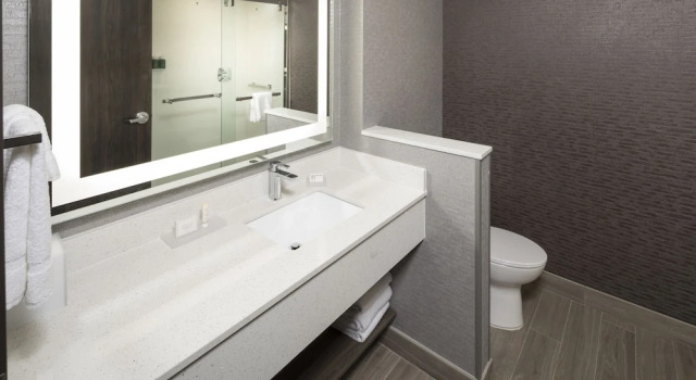 Двухместный люкс Fairfield Inn & Suites by Marriott Oklahoma City Downtown
