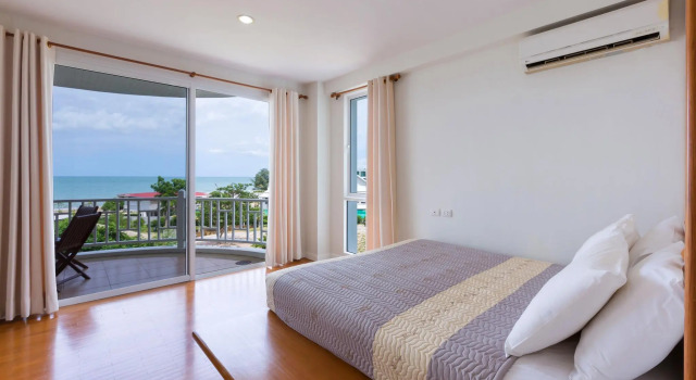 Baan Poolom Beachfront Condominium, Забронировать Отель Као-Такиаб Хуахин, рядом с Храм Ват-Као-Крайлас