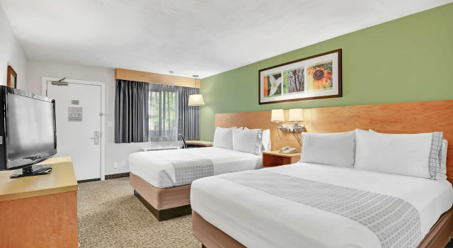 Четырёхместный номер Standard Hotel Nexus; BW Signature Collection