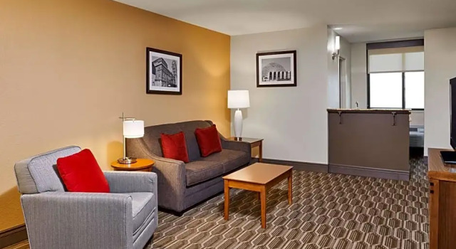 Двухместный люкс c 1 комнатой Best Western Plus Milwaukee Airport Hotel & Conference Center