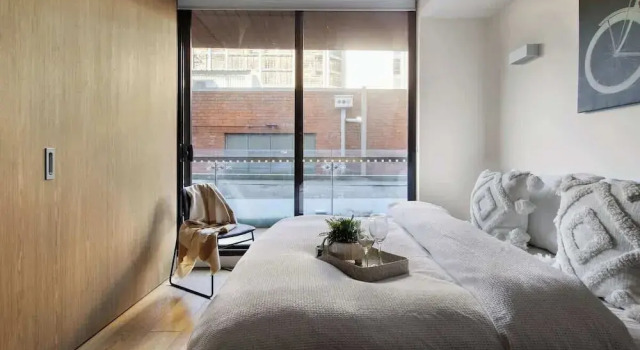Modern & Cozy 2BR Apartment Close to Melbourne Uni, Book Apartment Melbourne 