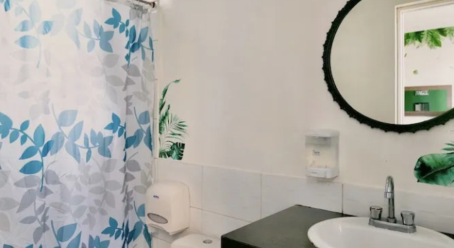Номер Comfort The Secret Garden Hostel