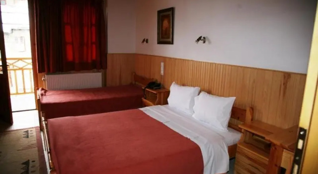 Двухместный номер Standard с балконом и с красивым видом из окна Apostolos Hotel