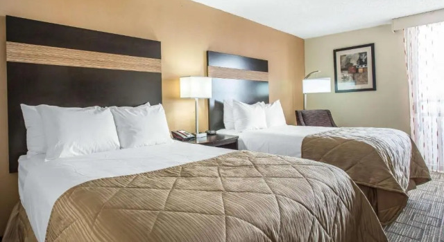 Четырёхместный номер Standard Clarion Hotel Fort Mill Near Amusement Park