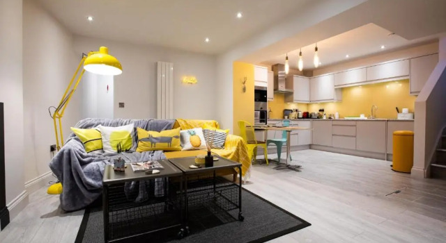 Nadler House 1 Bed Basement Apartment, Varaa Huoneisto Asunnot kohteessa Merseyside, Huoneisto