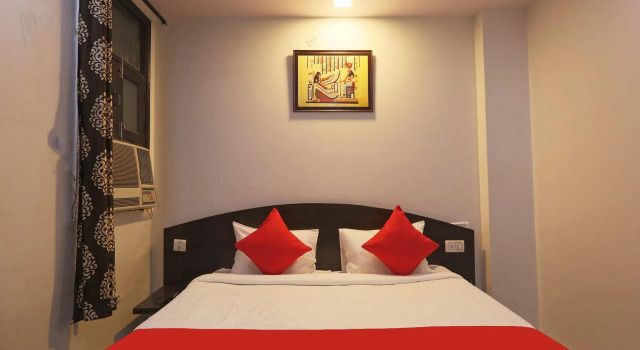 OYO 45772 Silver Residency