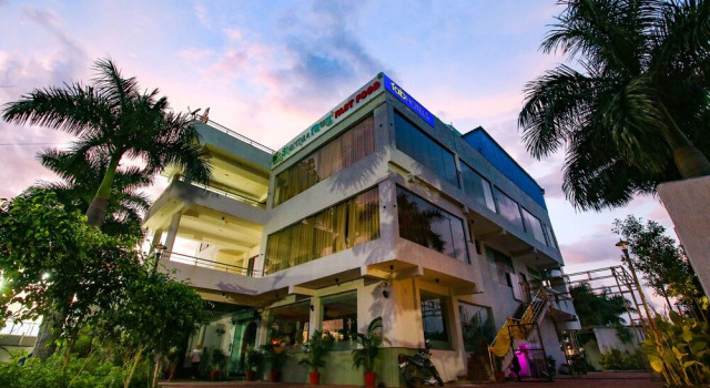 Fabhotel Sharma & Vishnu Garden