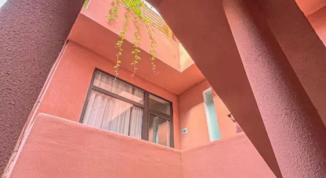 Yi House