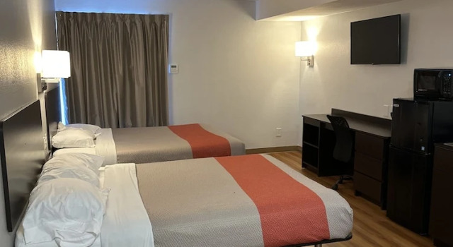 Четырёхместный номер Deluxe Motel 6-Greensboro, NC - Airport