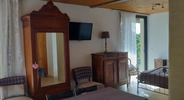 Le Petit dromois La maison d'Edouard, Забронировать Отель Мериндоль-Лез-Оливье Drôme Provençale