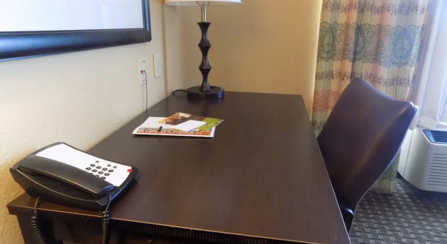 Holiday Inn Express Hotel & Suites Evansville