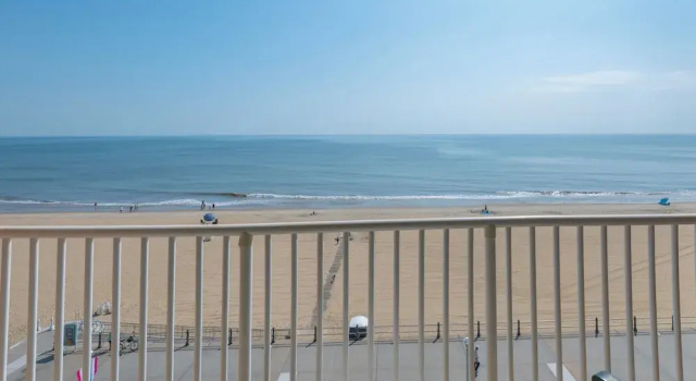 Двухместный номер Standard с балконом и oceanfront Holiday Inn & Suites Virginia Beach - North Beach by IHG