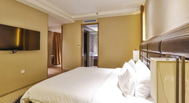 Jindi Mingting Hotel, Rezerwuj Hotel Hotele 4-gwiazdkowe w Chengguan, 4*