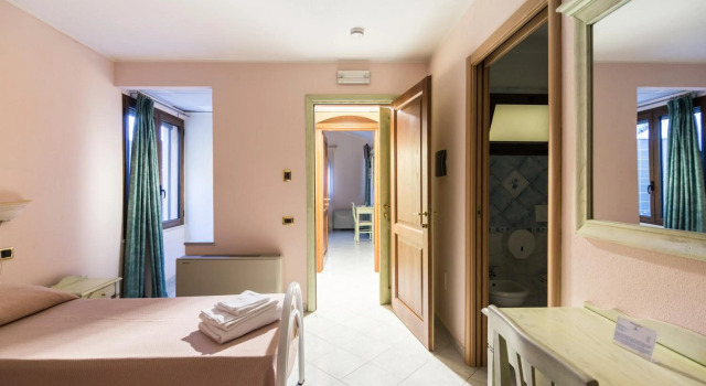 Hotel Solanas, Забронировать Отель Соланас Южная Сардиния, рядом с Пляж Соланас