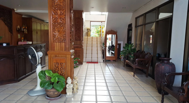 Holiday Guest House, Забронировать Отель Отели Южного Таиланда с парковкой, Парковка