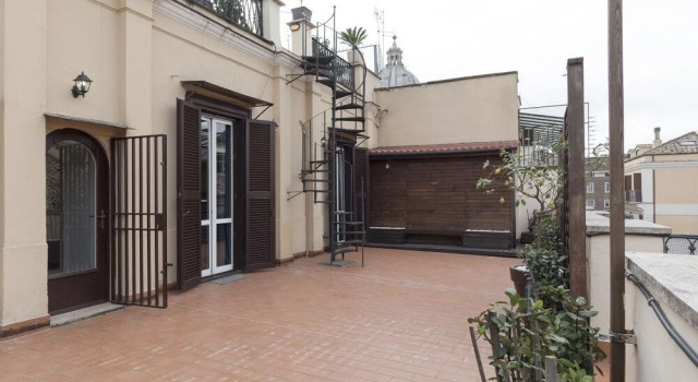 Great Terrace Flat a few Steps From Spanish Steps, Prenota Hotel Spagna Roma
