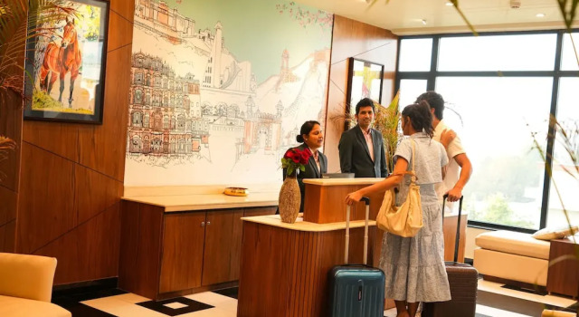 The LIV Hotel Jaipur A City Center Boutique Hotel & Experiential Hub, Забронировать Бутик-отель Отели штата Раджастхана с парковкой, Парковка