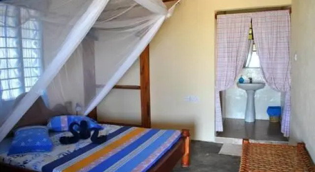 KS Beach Bungalows and Restaurant, Rezerwuj Hotel Kigomani 