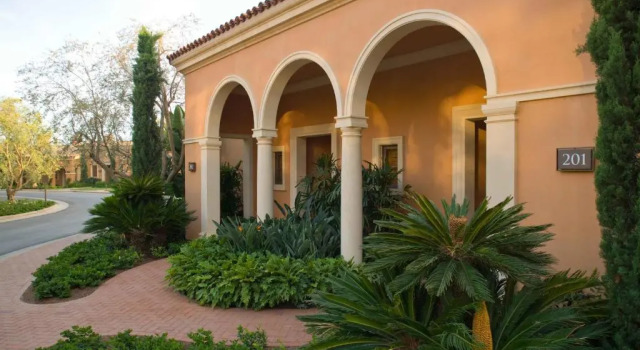 Люкс с видом на сад The Resort at Pelican Hill