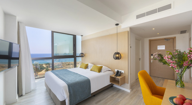 Leonardo Crystal Cove & Spa by the sea - Adults Only