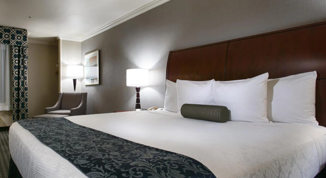 Номер Standard Best Western Plus Marina Shores Hotel