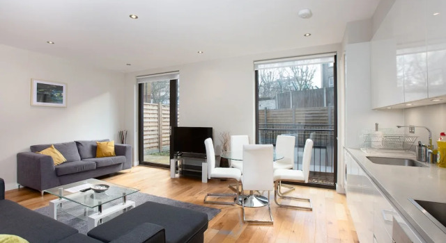 Split Level 2 Bed In Maida Vale, Near Paddington, Забронировать Отель Лондон Большой Лондон, рядом с The Reel Poster Gallery