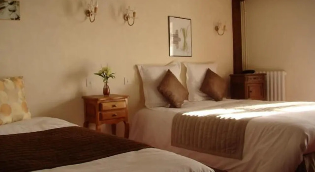 Трёхместный номер Comfort Hotel Du Tertre