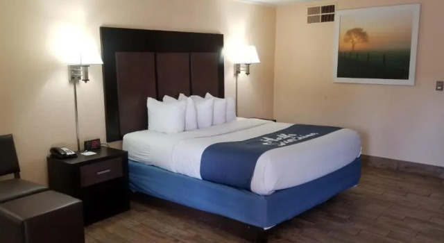 Номер Standard Days Inn & Suites by Wyndham Trinidad