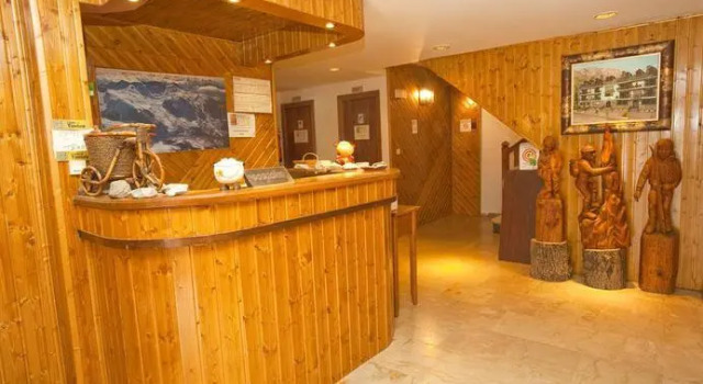 Hotel Llibrada, Book Hotel Hotels in Aragon with Parking, Parking