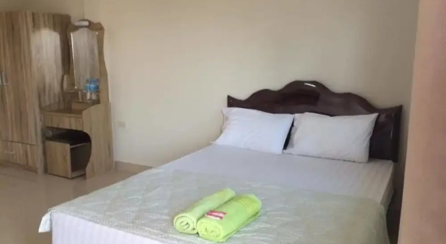 Sakchai Apartment, Varaa Huoneisto Hotellit North-Eastern Thailand pysäköinnillä, Pysäköinti