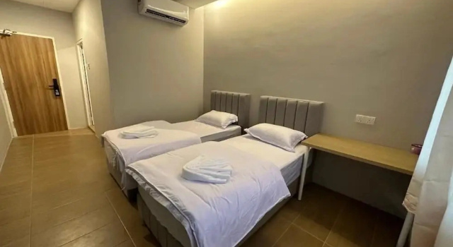Трёхместный семейный люкс с видом на улицу A1 Hotel Sungai Petani