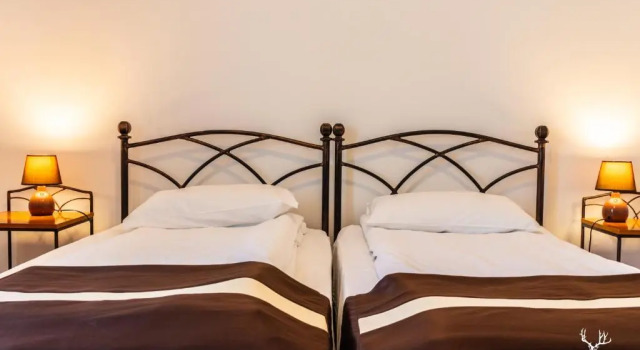Pensiunea LIN COTA 1000, Rezerwuj Hotel  