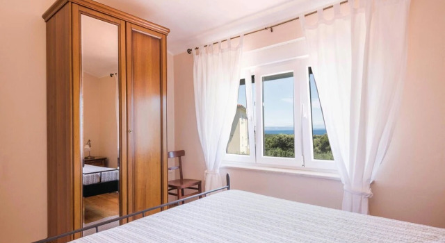 Nice Home in Liznjan With Wifi and 4 Bedrooms