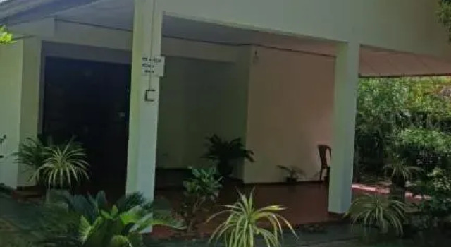 7 Rooms Guest