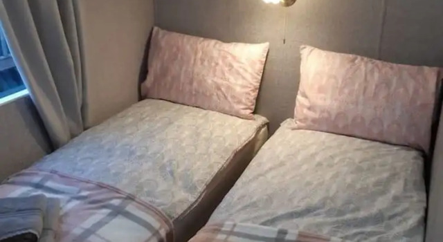 Beautifully Decorated 2 bed Caravan in Foel, Welsh