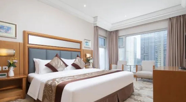 Люкс Deluxe Wuhan Mayflowers Hotel (Wuchang Railway Station Zhongnan Road Metro Station Branch)