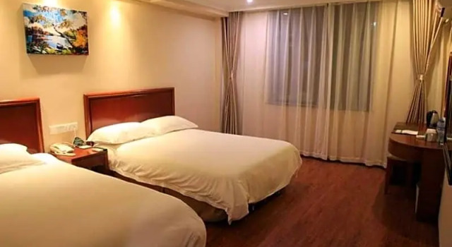Семейный номер Standard GreenTree Inn Xuzhou High Speed Railway Station Express Hotel