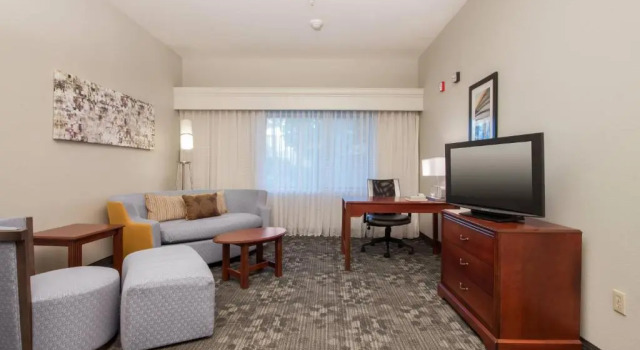 Двухместный люкс c 1 комнатой Courtyard by Marriott Palmdale