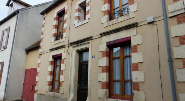 Gîte Saint-Germain-des-Fossés, 5 pièces, 8 personnes - FR-1-489-248, Prenota Hotel Hotel a Alvernia con parcheggio, Parcheggio
