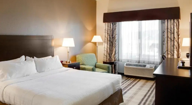 Номер Standard Holiday Inn Express & Suites Nevada by IHG
