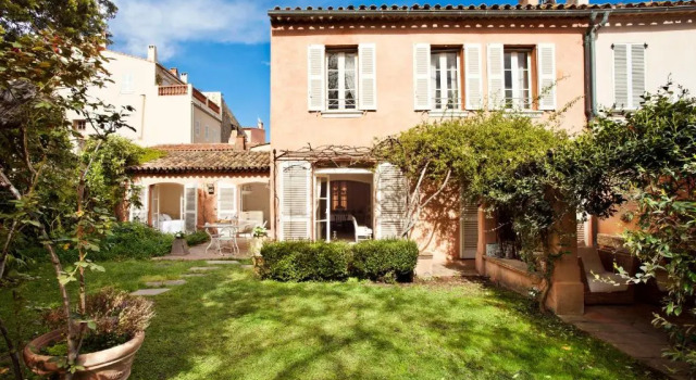 Maison Jolie, Забронировать Отель Отели Сен-Тропе с парковкой, рядом с Cimitière Marin, Парковка