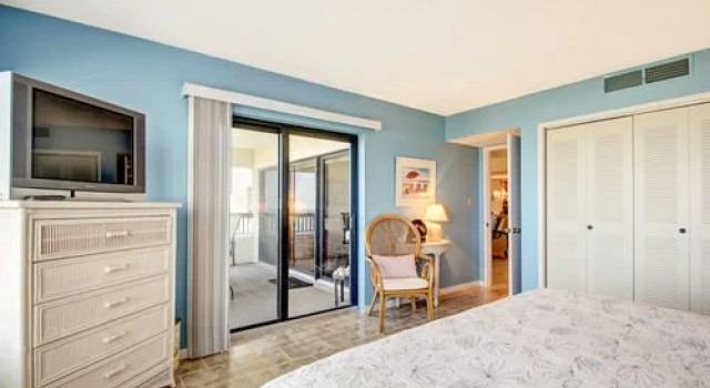 Amelia Surf And Racquet Club condo, Забронировать Отель Отели Амилия с парковкой, рядом с Amelia Island Plantation Oak Marsh Golf Course, Парковка