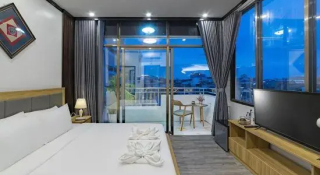 Двухместный номер Deluxe с балконом Peaceful 2 Hotel