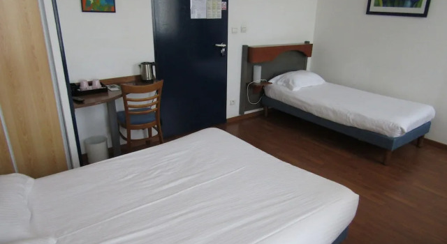 Трёхместный номер Standard Le Creusot Hôtel