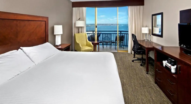 Двухместный номер Premium с видом на залив Wyndham San Diego Bayside