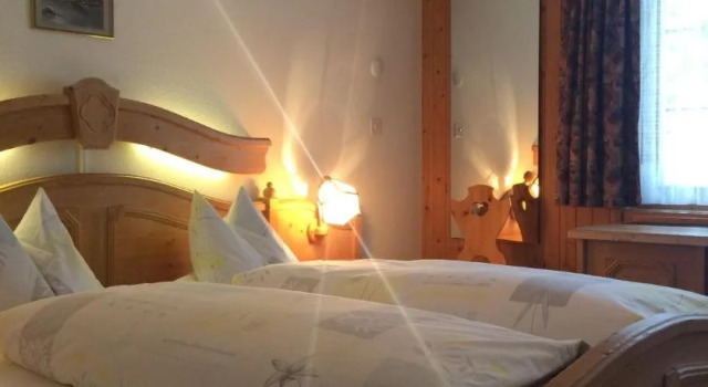 Landhuus Frauenkirch, Varaa Hotelli Frauenkirch Davos