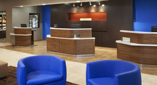 Courtyard by Marriott Chicago Downtown/River North, Забронировать Отель Отели Чикаго с парковкой, рядом с Мемориал ветеранов Вьетнама в Чикаго, Парковка